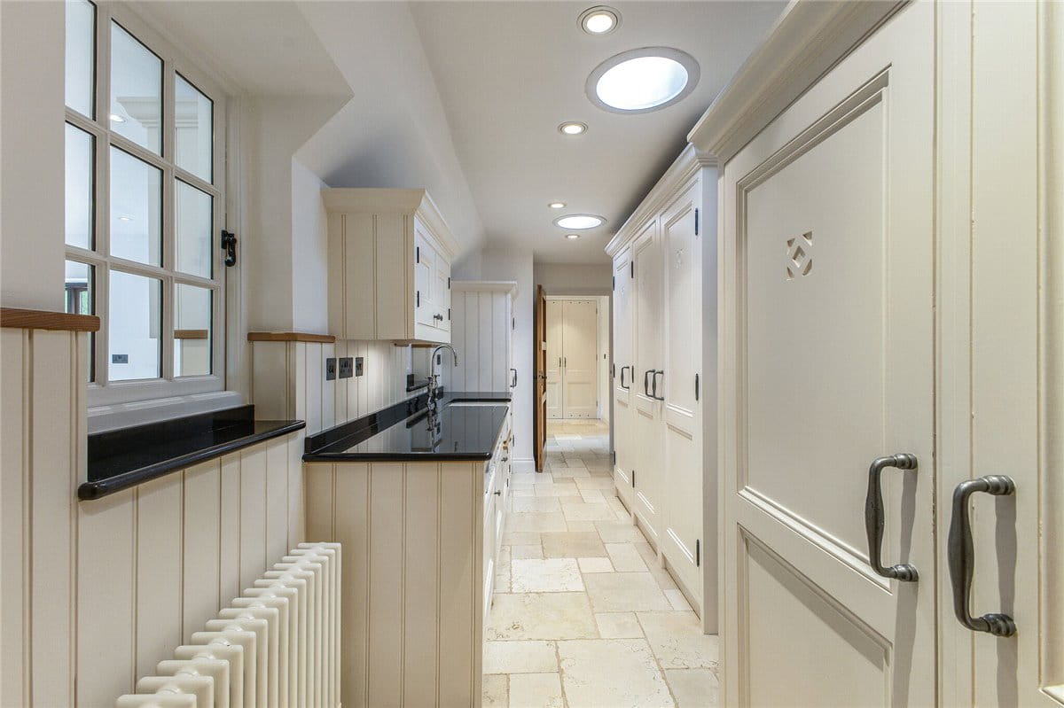 4 bedroom house, Broome Manor Lane, Swindon SN3 - Sold STC