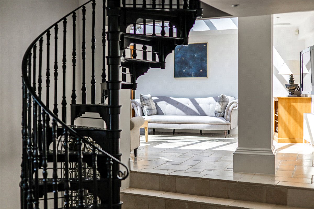 4 bedroom house, Broome Manor Lane, Swindon SN3 - Sold STC