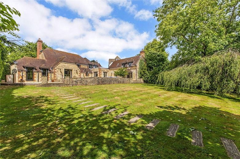 4 bedroom house, Broome Manor Lane, Swindon SN3 - Available