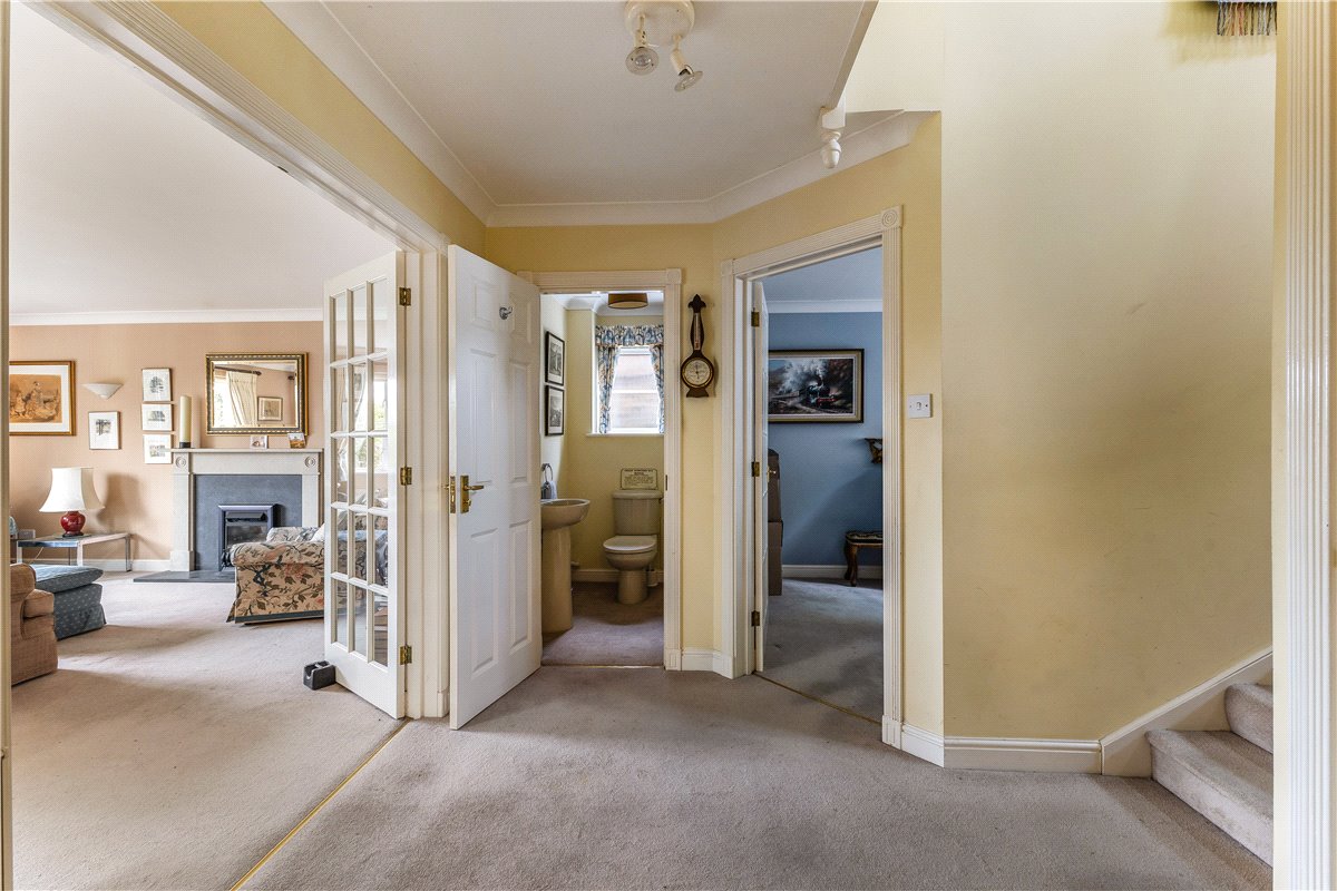 3 bedroom house, Back Lane, Marlborough SN8 - Available