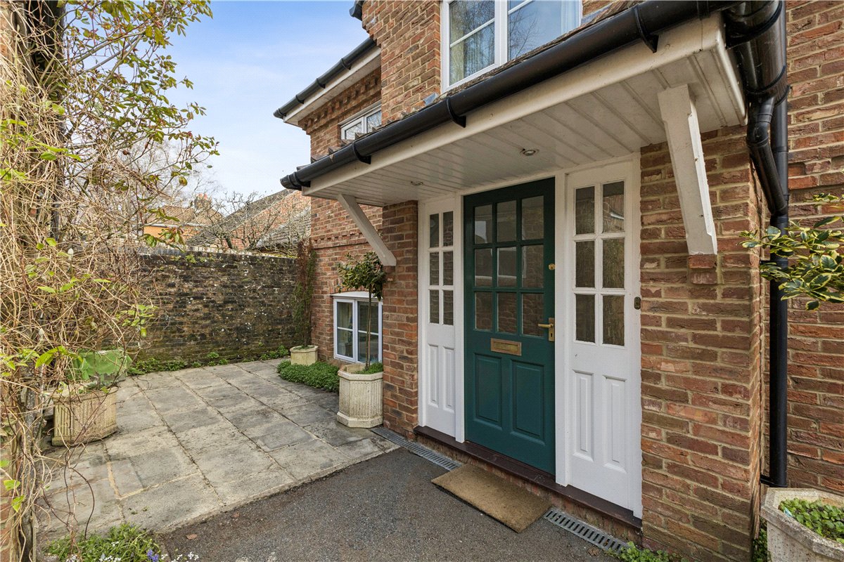 3 bedroom house, Back Lane, Marlborough SN8 - Available