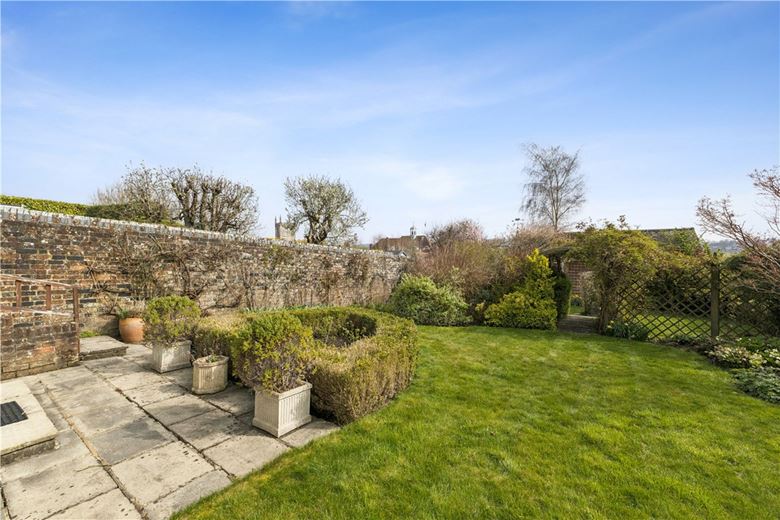 3 bedroom house, Back Lane, Marlborough SN8 - Available