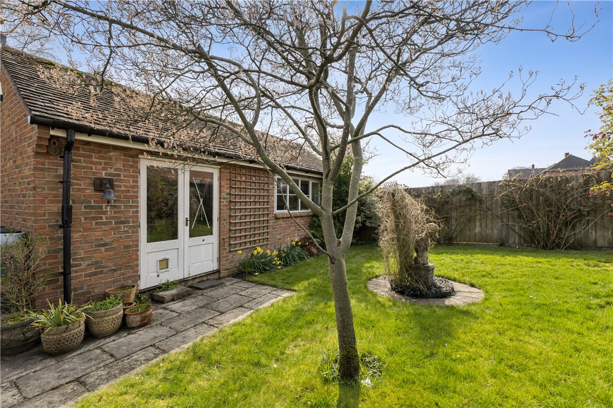 3 bedroom house, Back Lane, Marlborough SN8 - Available