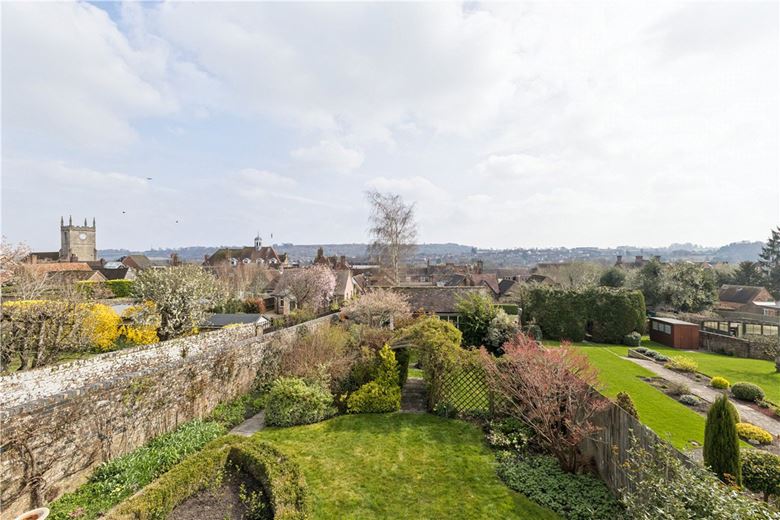 3 bedroom house, Back Lane, Marlborough SN8 - Available