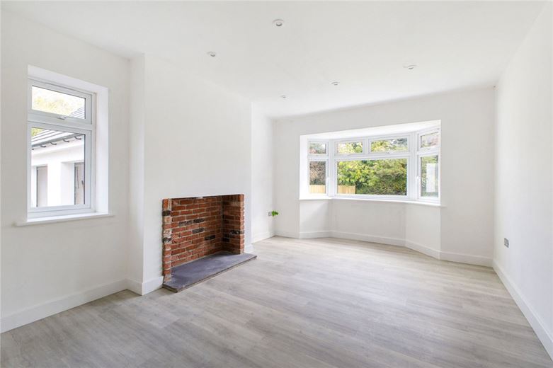 5 bedroom house, Manor Road, Sherborne St. John RG24 - Available