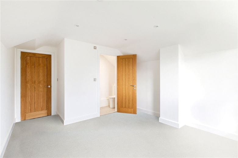 5 bedroom house, Manor Road, Sherborne St. John RG24 - Available