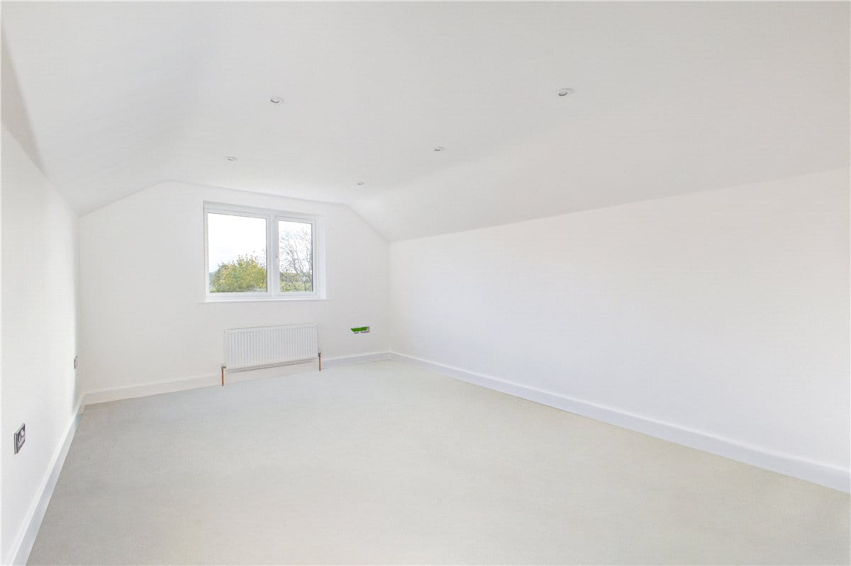 5 bedroom house, Manor Road, Sherborne St. John RG24 - Available