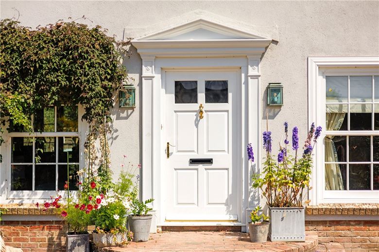 5 bedroom house, Honeystreet, Pewsey SN9 - Available