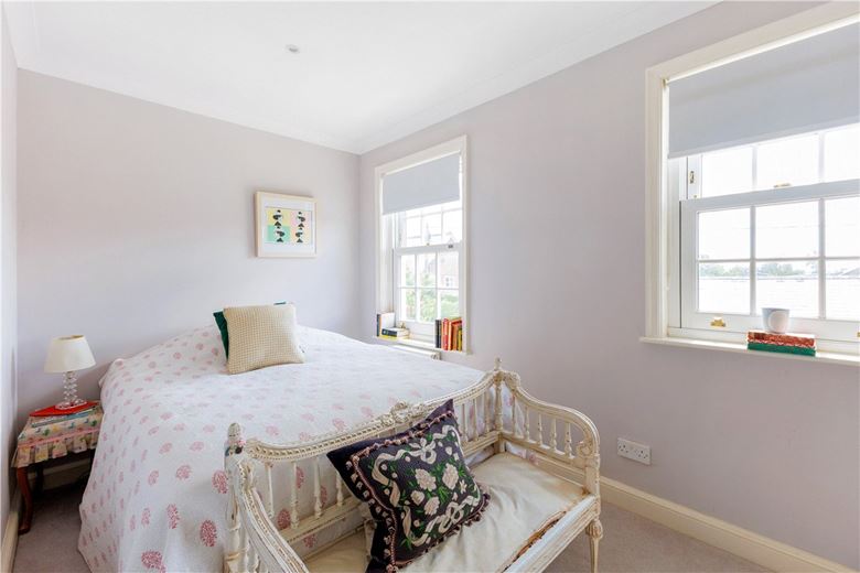 5 bedroom house, Honeystreet, Pewsey SN9 - Available