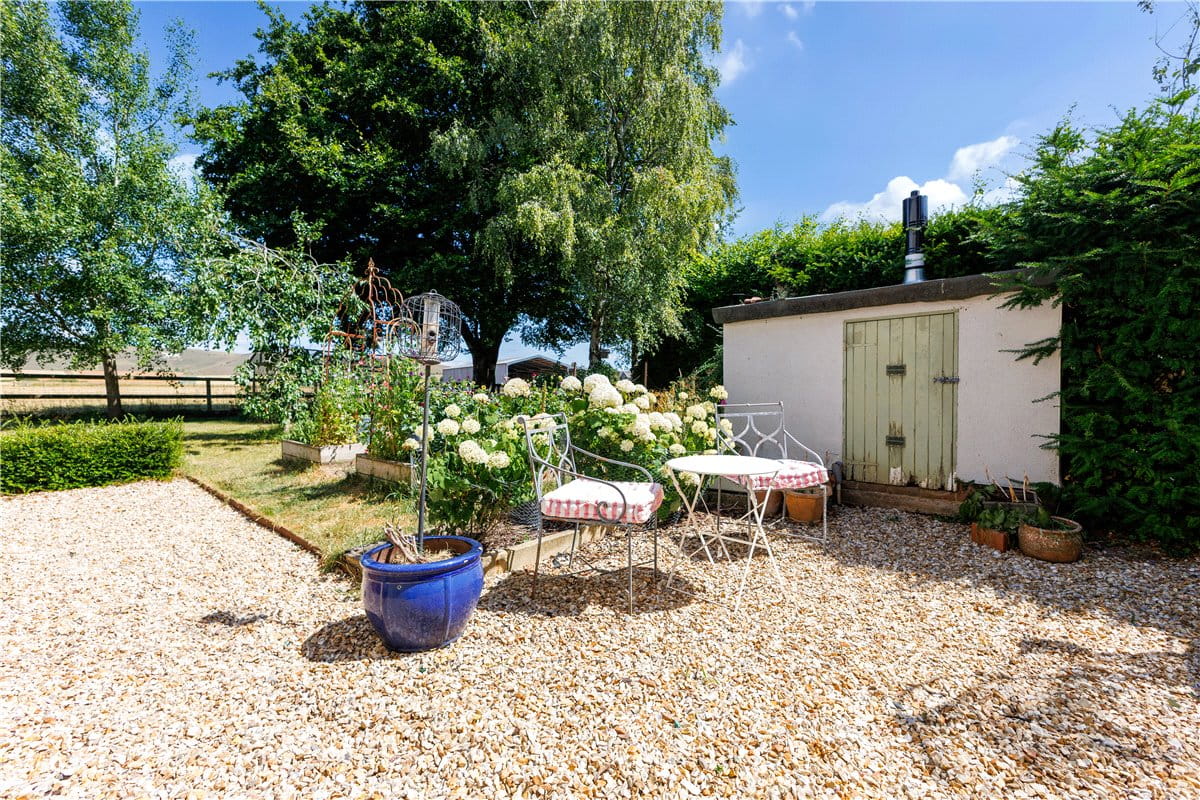 5 bedroom house, Honeystreet, Pewsey SN9 - Available