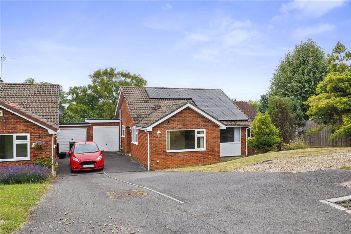 3 bedroom bungalow, West Manton, Manton SN8 - Available