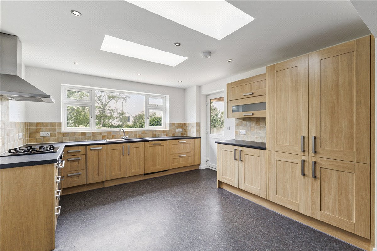 3 bedroom bungalow, West Manton, Manton SN8 - Available