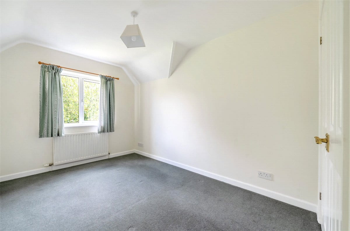 3 bedroom house, Yatesbury, Calne SN11 - Available