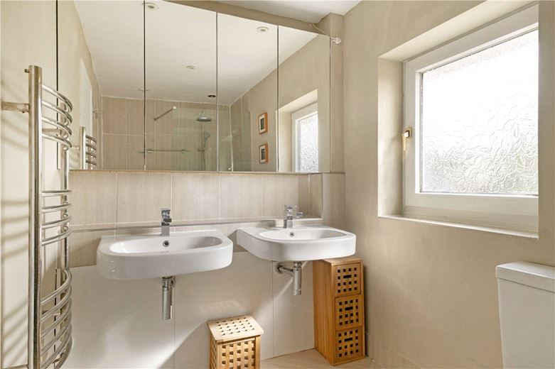 4 bedroom house, Ogbourne St. George, Marlborough SN8 - Available