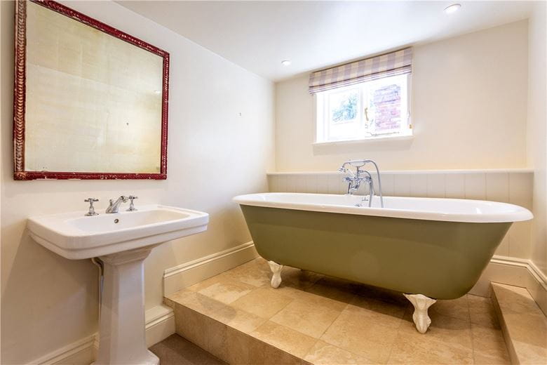 8 bedroom house, Oxenwood, Marlborough SN8 - Available