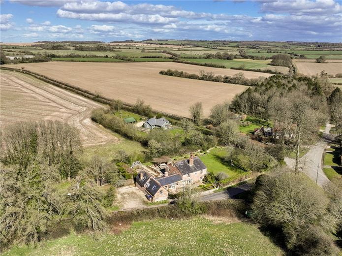 8 bedroom house, Oxenwood, Marlborough SN8 - Available