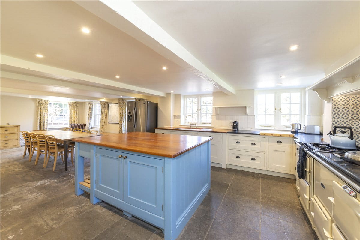 8 bedroom house, Oxenwood, Marlborough SN8 - Available