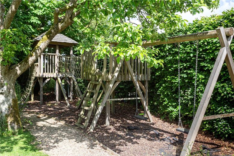 8 bedroom house, Oxenwood, Marlborough SN8 - Available