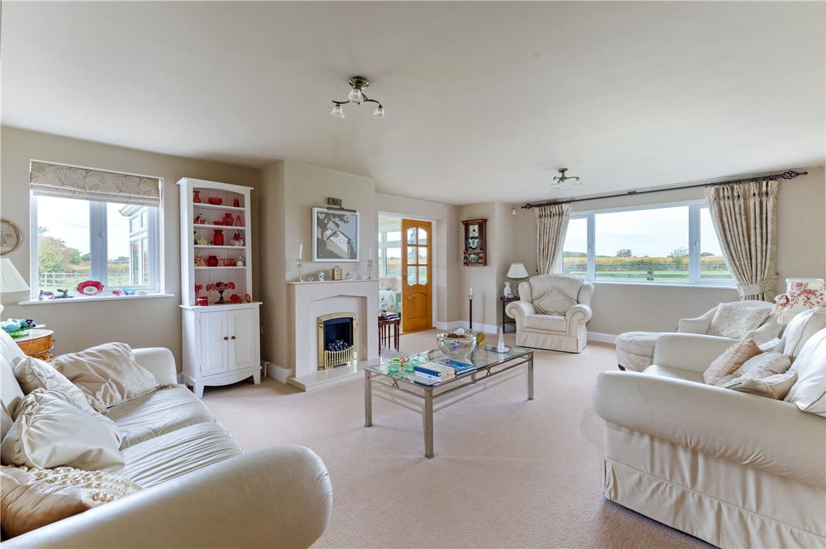 6 bedroom house, The Barton, Clyffe Pypard SN4 - Available