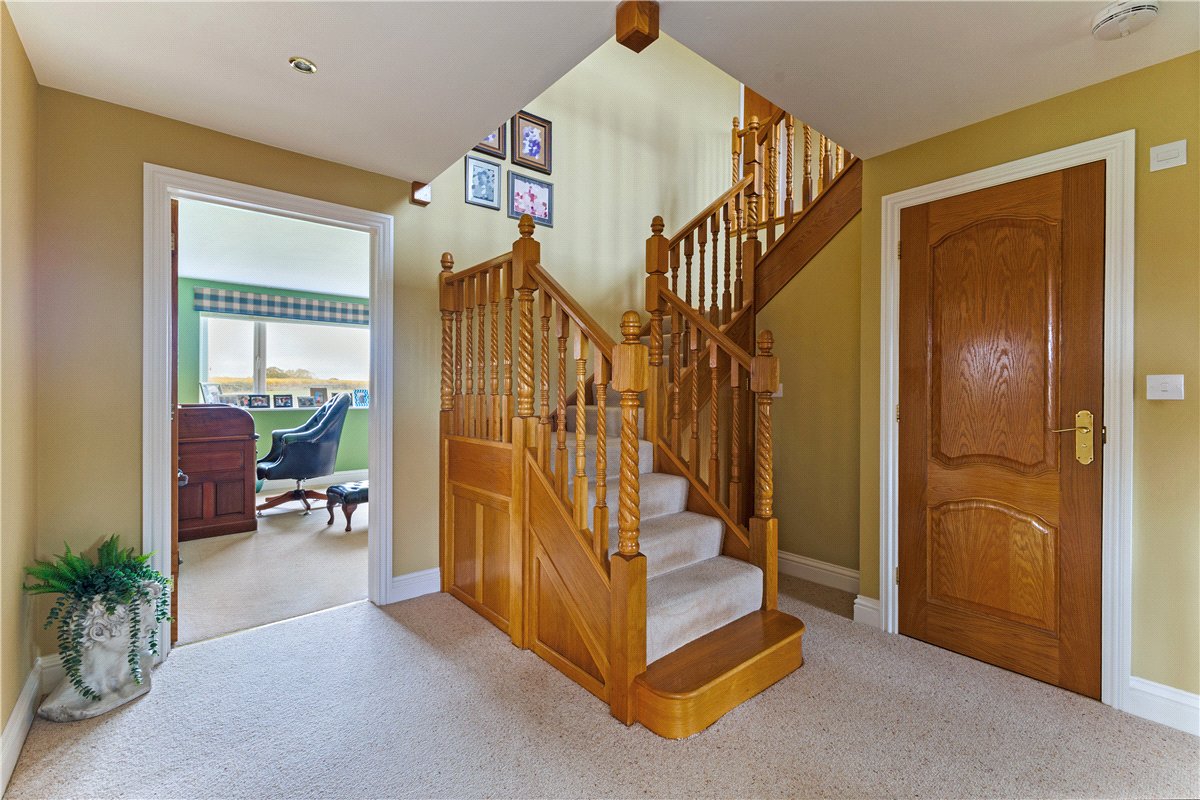6 bedroom house, The Barton, Clyffe Pypard SN4 - Available