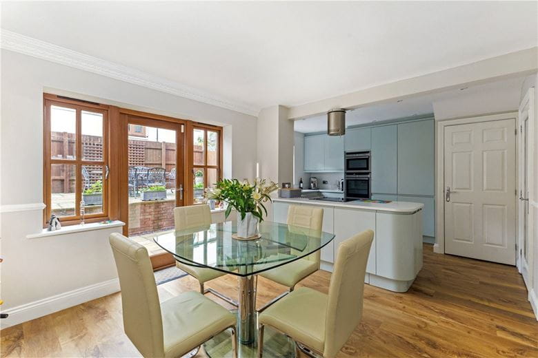 4 bedroom house, Cromwell Court, Marlborough SN8 - Available