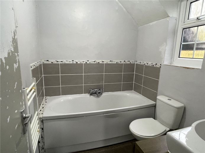 3 bedroom house, Beckhampton Road, Avebury Trusloe SN8 - Available