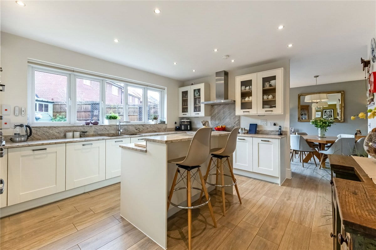 4 bedroom house, Jennings Road, Marlborough SN8 - Available