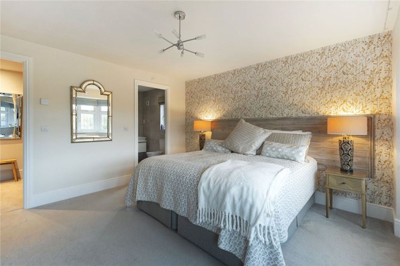 4 bedroom house, Jennings Road, Marlborough SN8 - Available