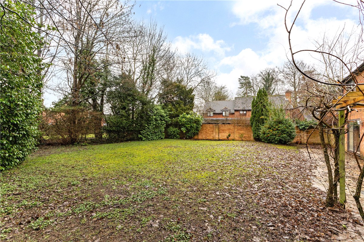 4 bedroom house, Manor Park, South Marston SN3 - Available