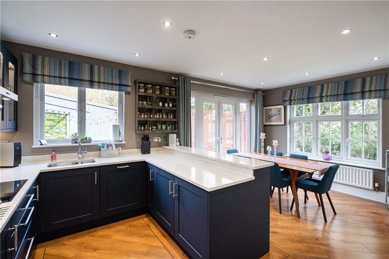 3 bedroom house, Garside Way, Marlborough SN8 - Available