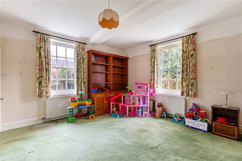 6 bedroom house, Farm Lane, Aldbourne SN8 - Available