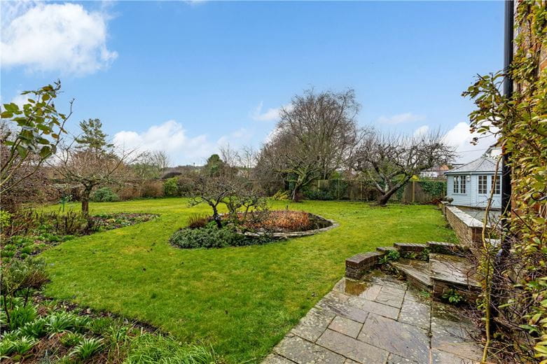 6 bedroom house, Farm Lane, Aldbourne SN8 - Available