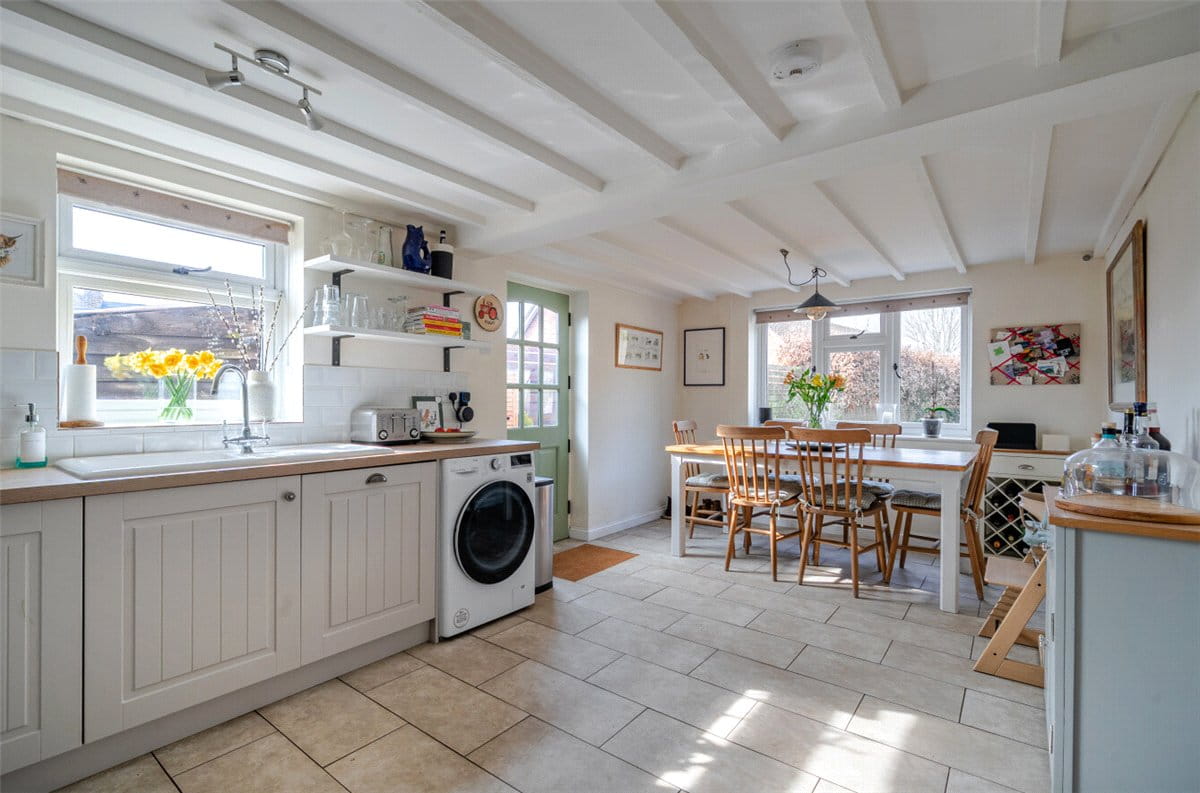 2 bedroom house, Dyers Yard, Ramsbury SN8 - Available