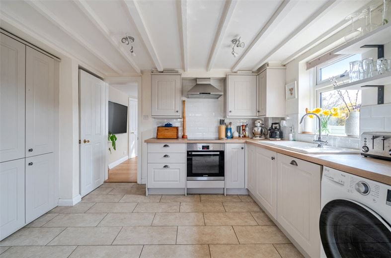 2 bedroom house, Dyers Yard, Ramsbury SN8 - Available