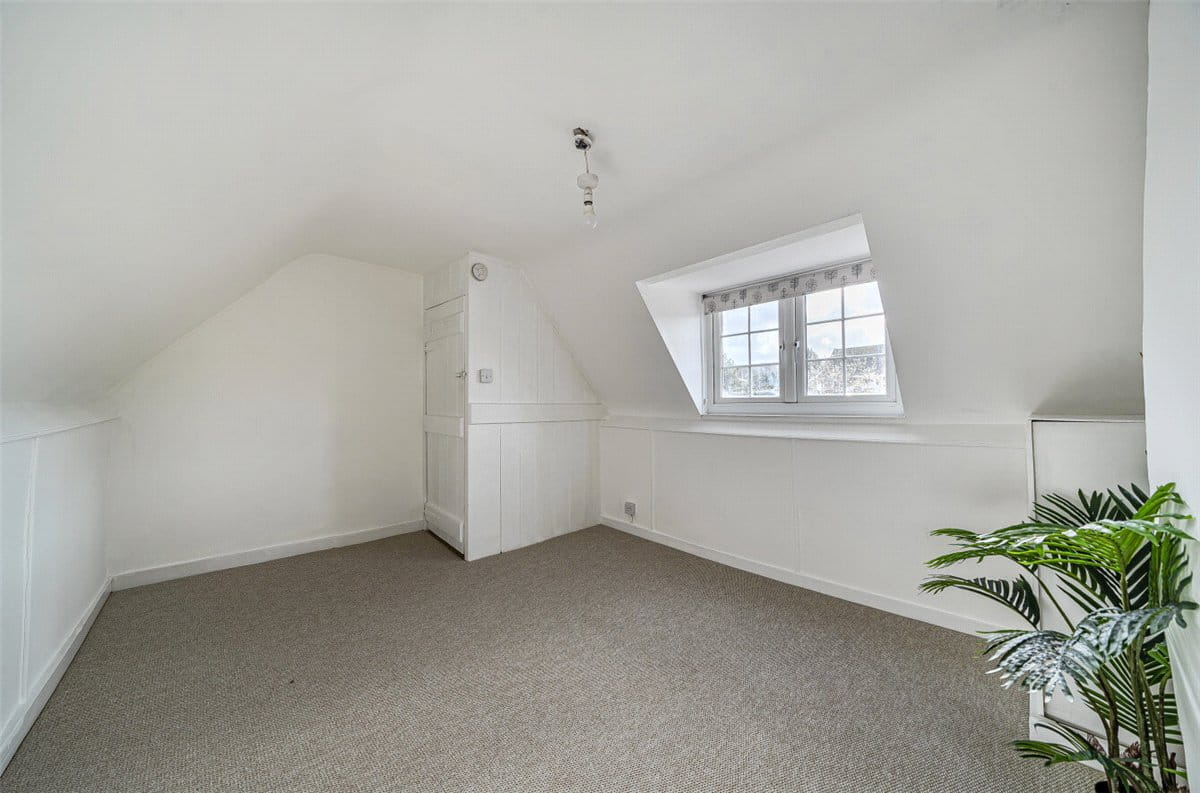 2 bedroom house, London Road, Marlborough SN8 - Available