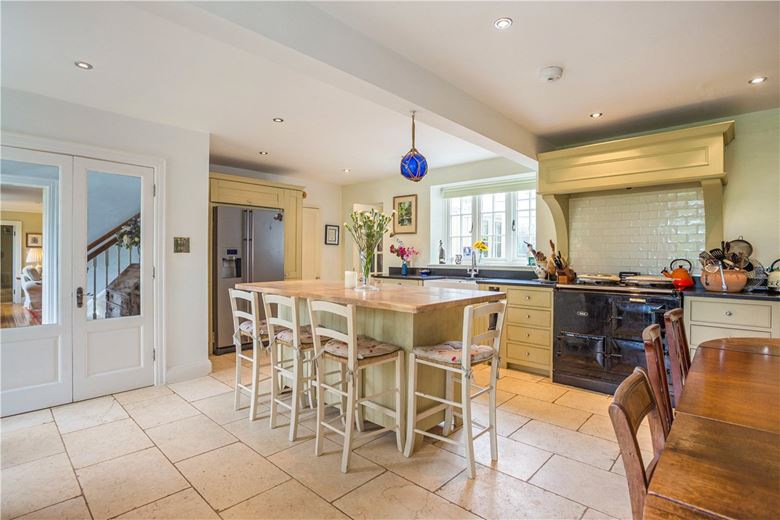 4 bedroom house, Castle Street, Calne SN11 - Available