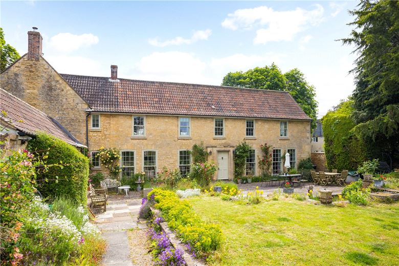 4 bedroom house, Castle Street, Calne SN11 - Available