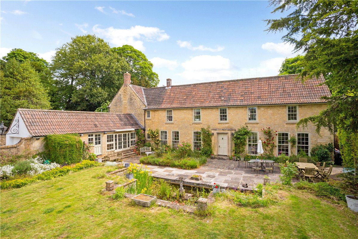 4 bedroom house, Castle Street, Calne SN11 - Available