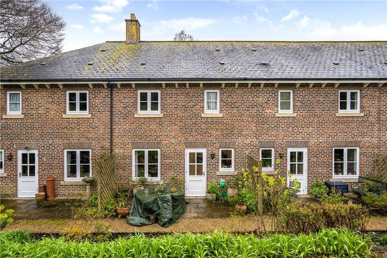 2 bedroom house, Wye House Gardens, Barn Street SN8 - Available