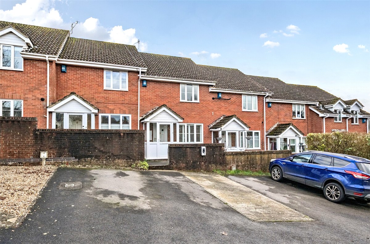 2 bedroom house, Macneice Drive, Marlborough SN8 - Available