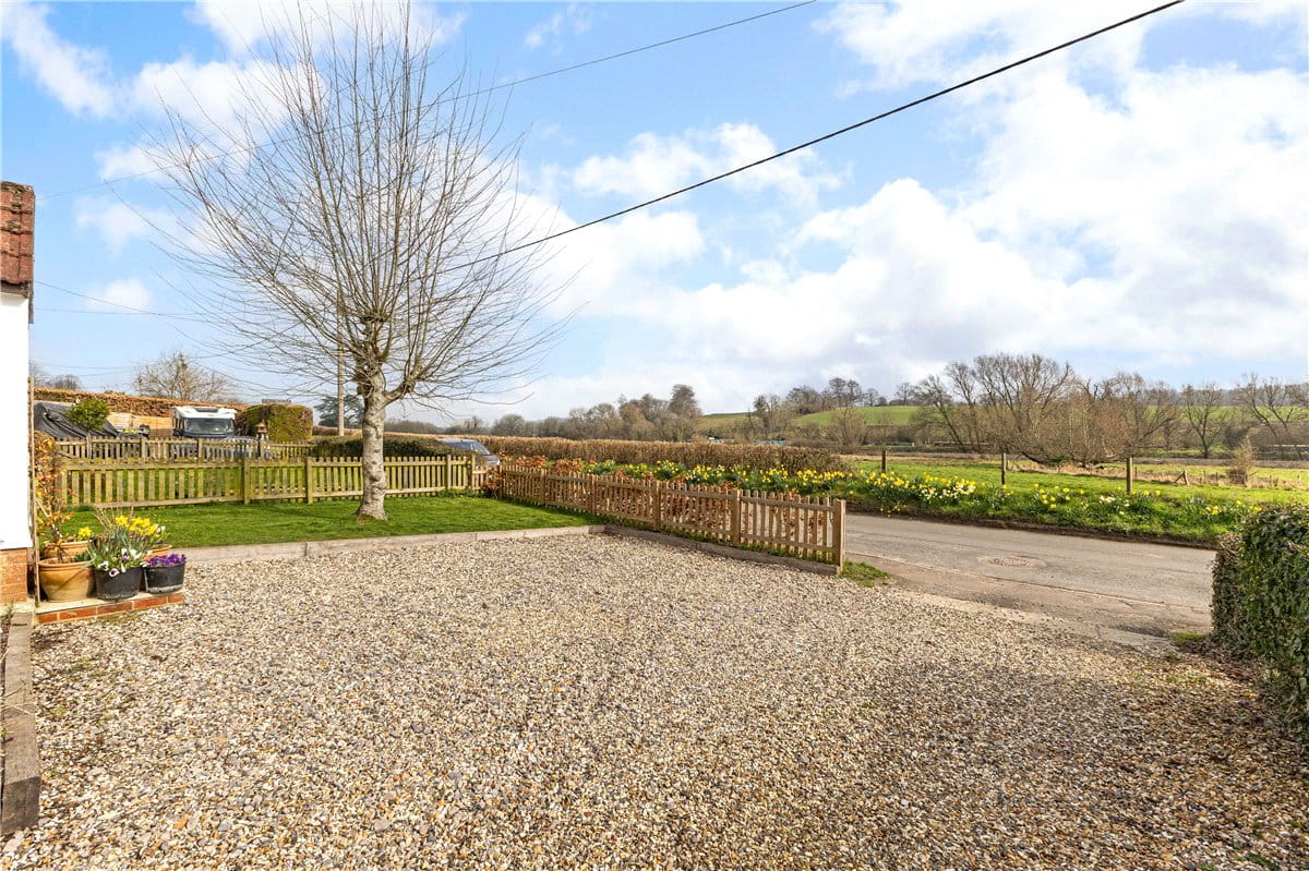 3 bedroom house, Church Street, Great Bedwyn SN8 - Available