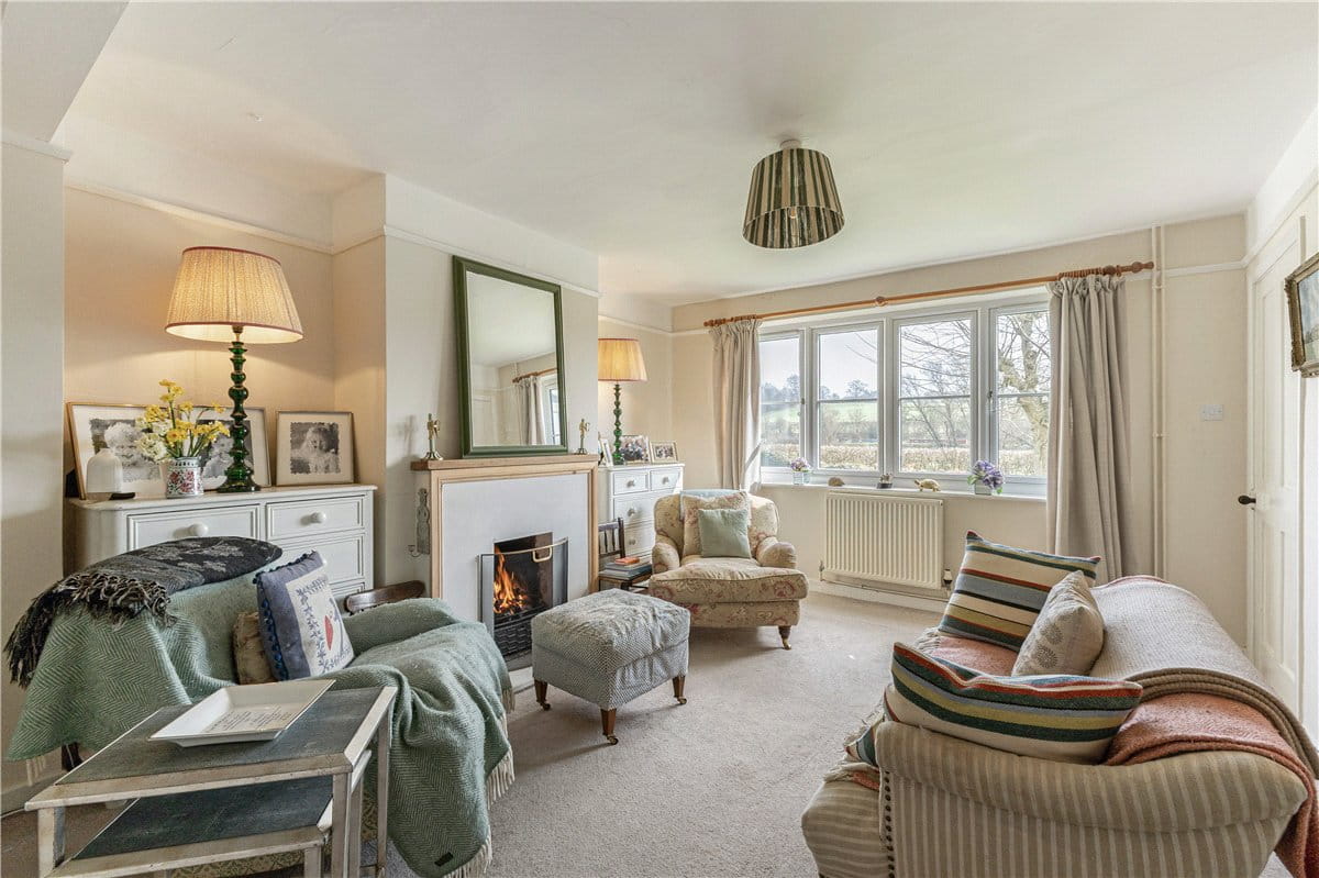 3 bedroom house, Church Street, Great Bedwyn SN8 - Available