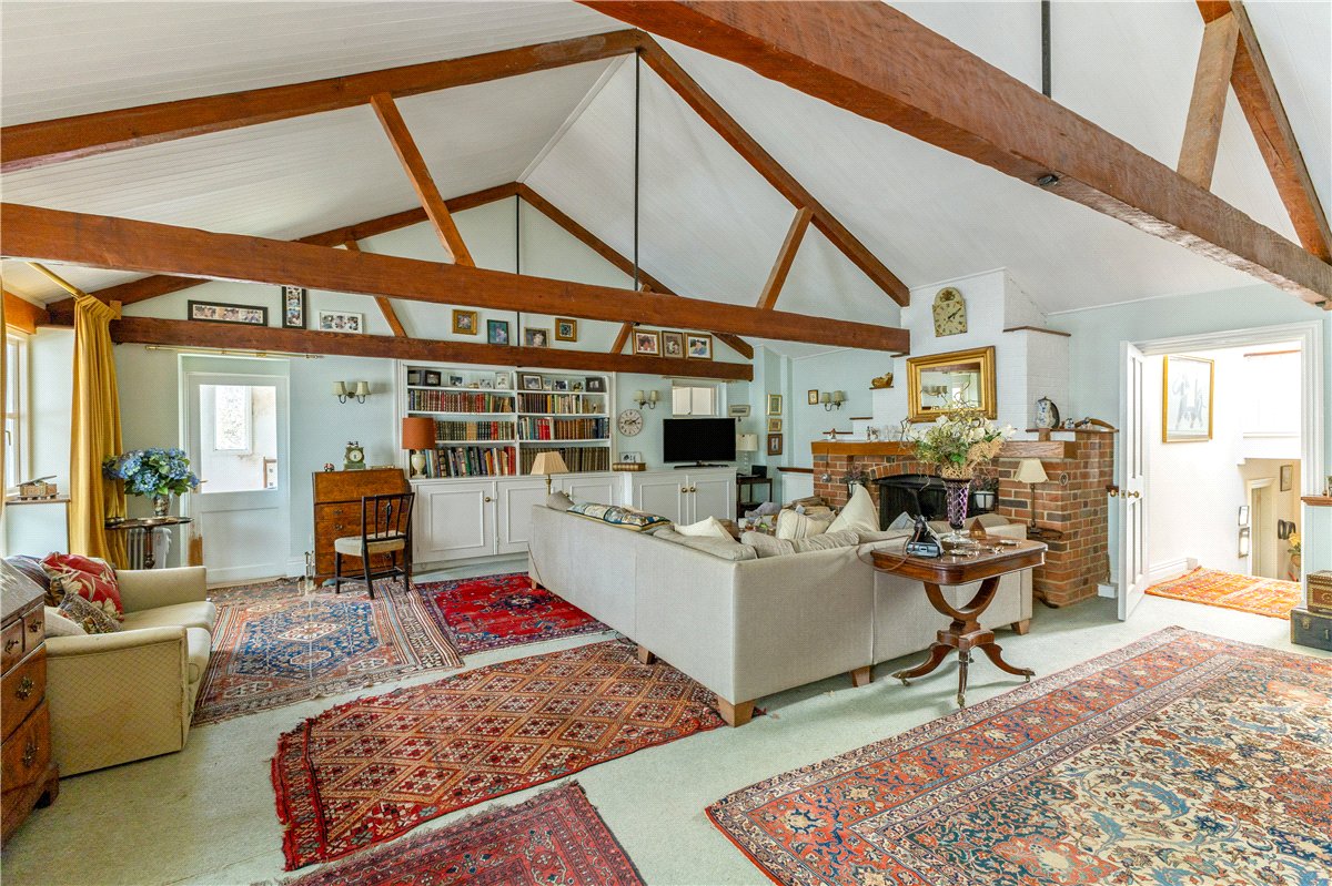5 bedroom house, High Street, Manton SN8 - Available