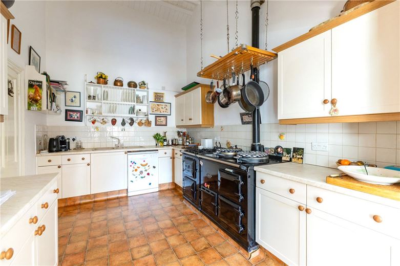 5 bedroom house, High Street, Manton SN8 - Available