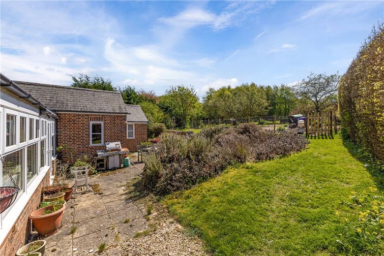 5 bedroom house, High Street, Manton SN8 - Available