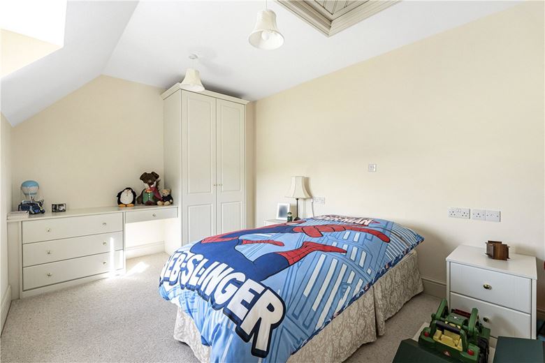4 bedroom house, Main Road, Cherhill SN11 - Available
