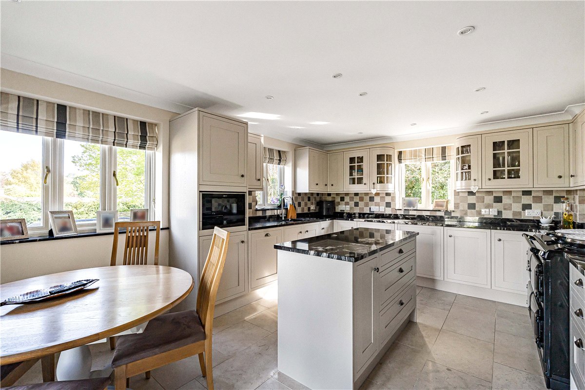4 bedroom house, Main Road, Cherhill SN11 - Available