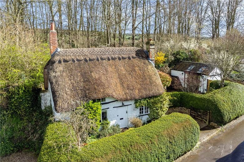 3 bedroom house, The Butts, Aldbourne SN8 - Available