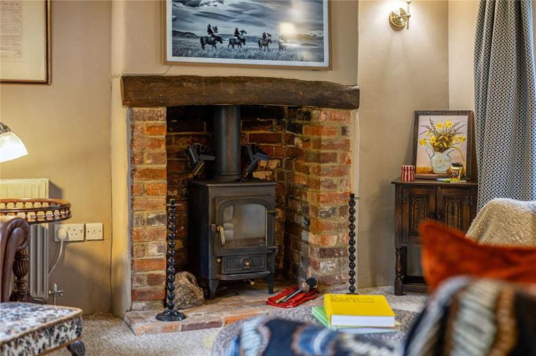 3 bedroom house, The Butts, Aldbourne SN8 - Available