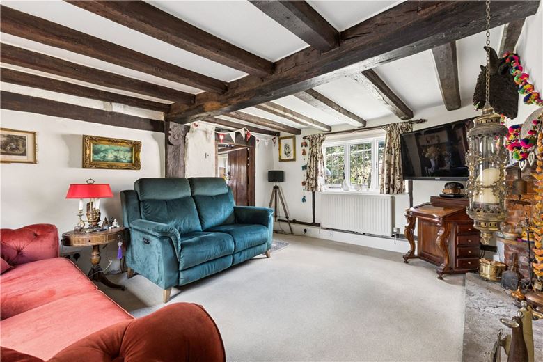 3 bedroom cottage, High Street, Burbage SN8 - Available